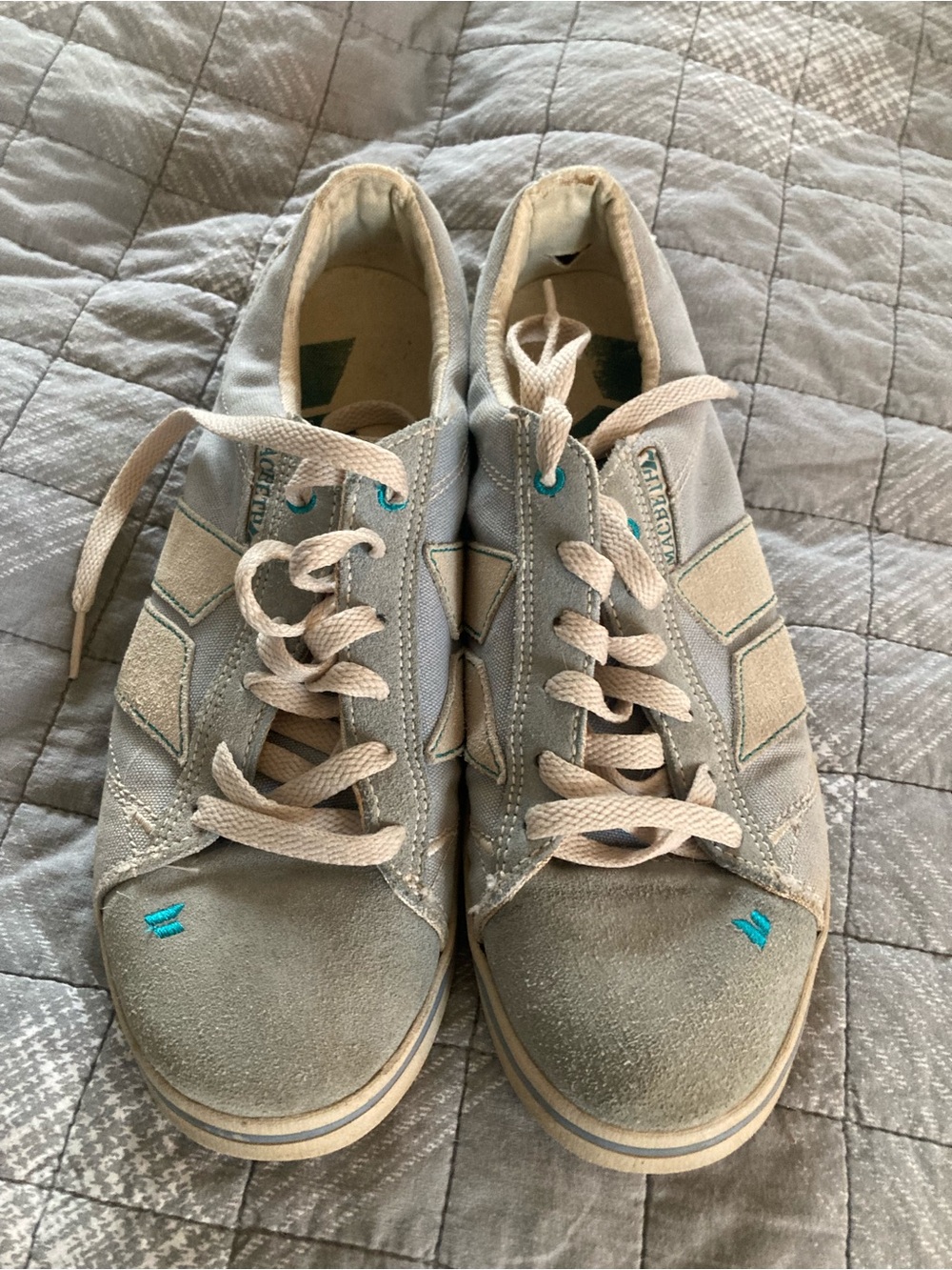 Macbeth Tom Delonge women Lace-Up Sneakers in Light Gray and Cream 9.5